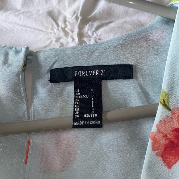 Forever 21 Floral Romper - Picture 6 of 9